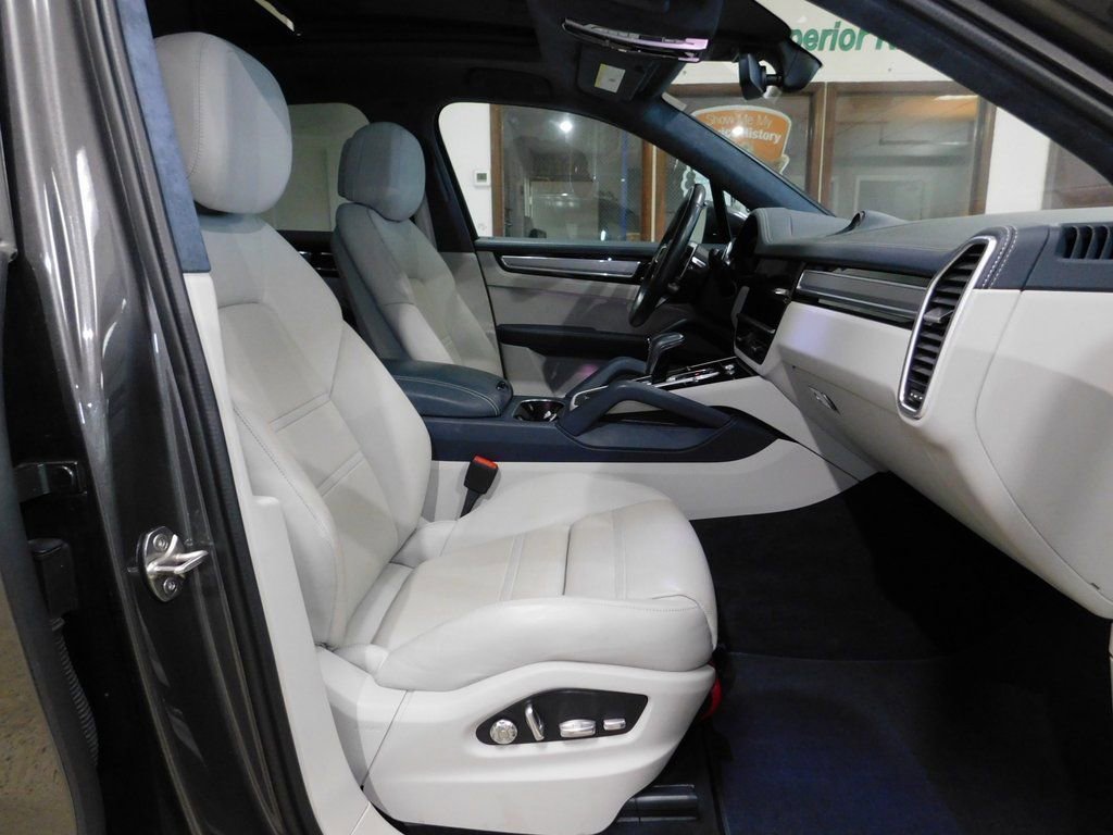 Used 2021 Porsche Cayenne GTS image 97
