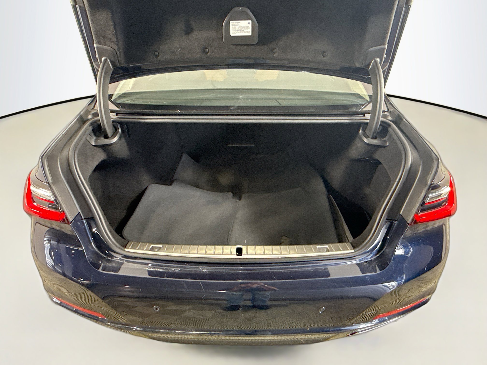 Used 2020 BMW 750i xDrive w/ Executive Package AWD/4WD image 35