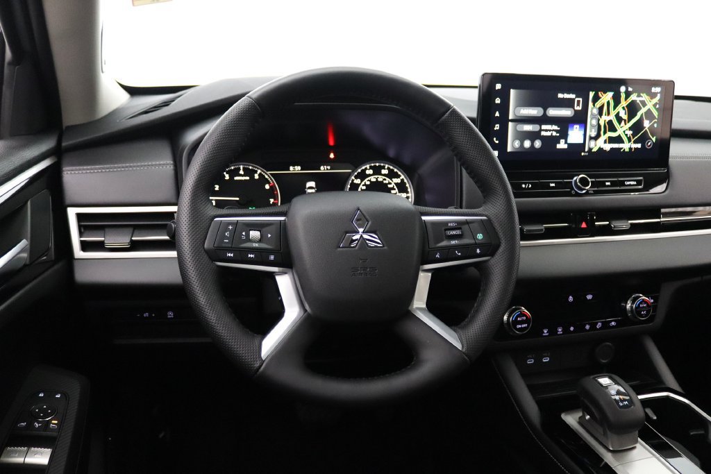Used 2026 Mitsubishi Outlander AWD image 19
