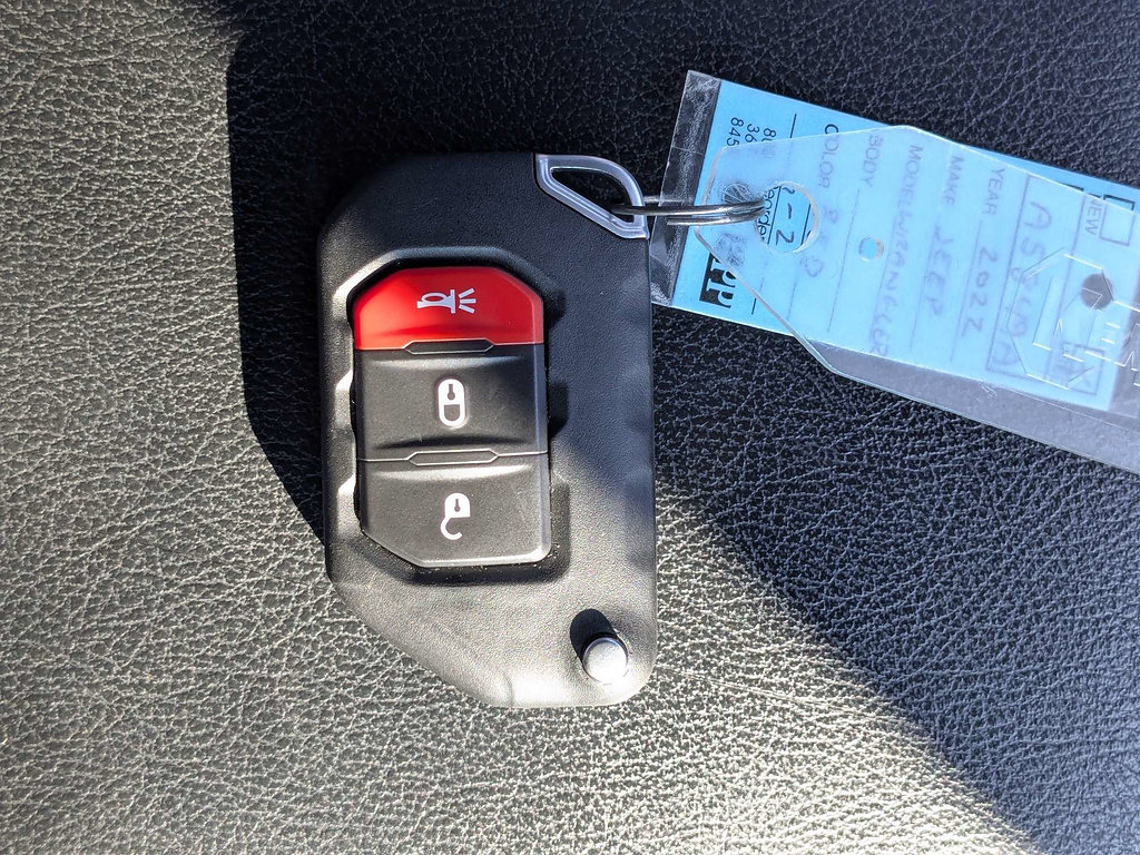 Used 2022 Jeep Wrangler Unlimited Rubicon w/ LED Lighting Group AWD/4WD image 34