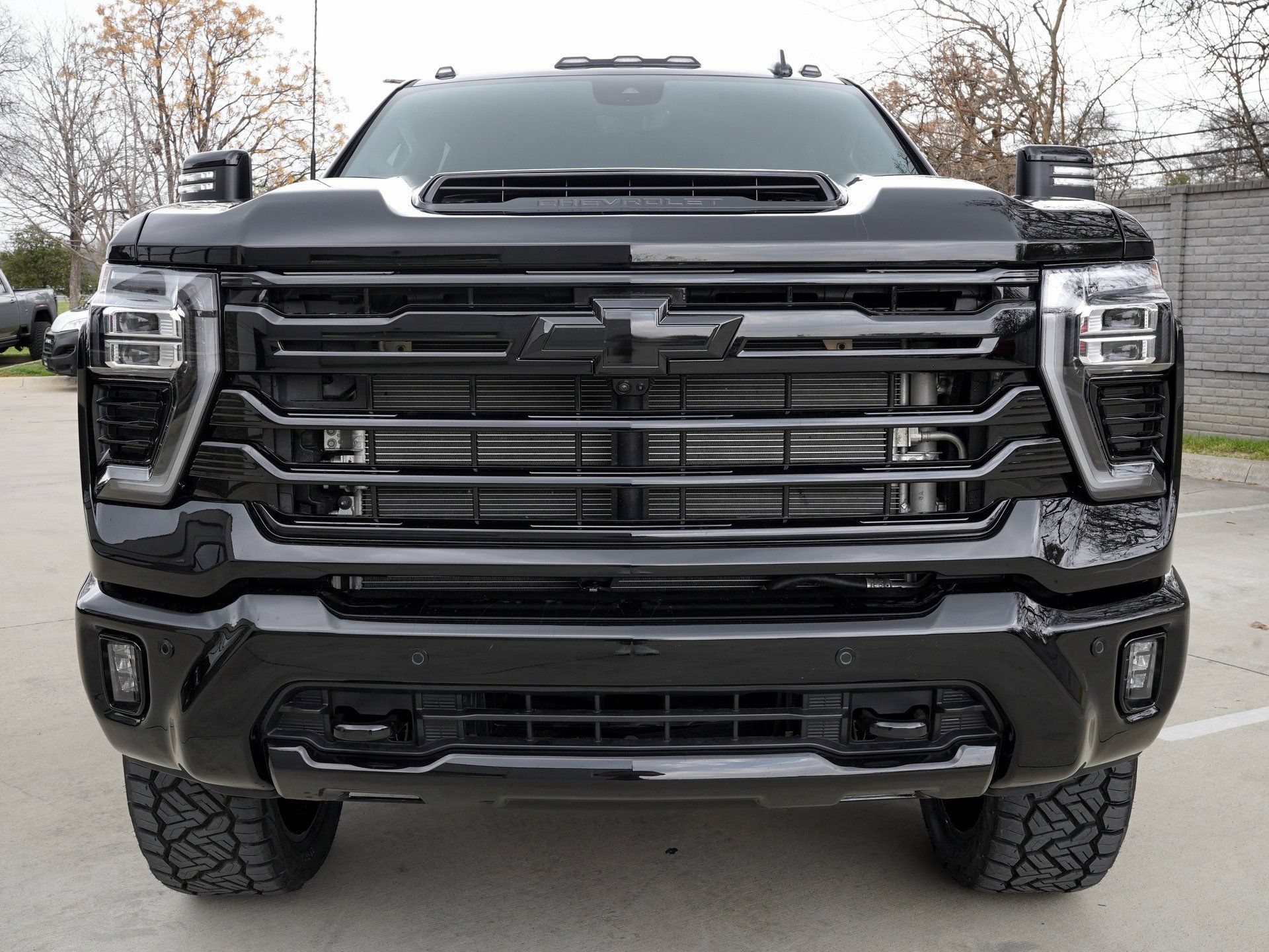 Used 2026 Chevrolet Silverado 3500 High Country w/ High Country Premium Package AWD/4WD image 3