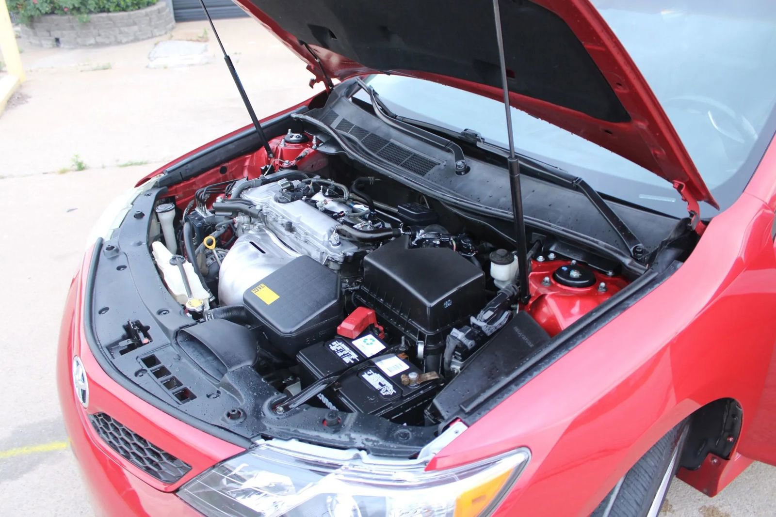 Used 2012 Toyota Camry SE FWD image 16