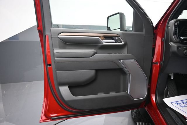 New 2026 Chevrolet Silverado 2500 High Country w/ Technology Package AWD/4WD image 9