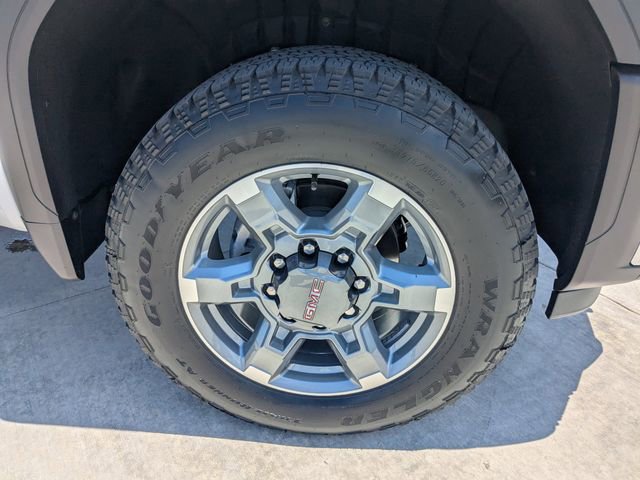 Used 2025 GMC Sierra 2500 SLT image 10