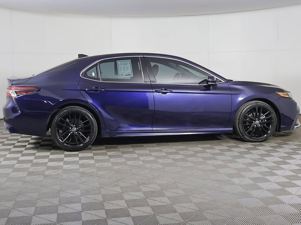 Used 2022 Toyota Camry XSE image 18