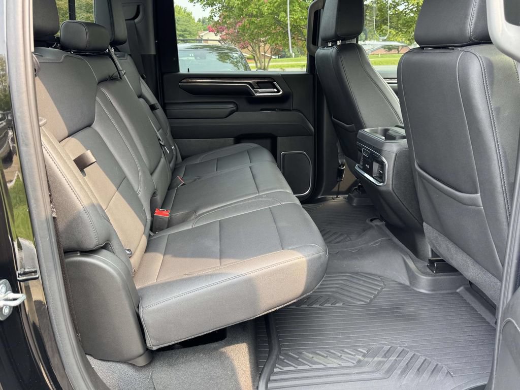 Used 2024 Chevrolet Silverado 2500 LTZ w/ LTZ Convenience Package AWD/4WD image 15