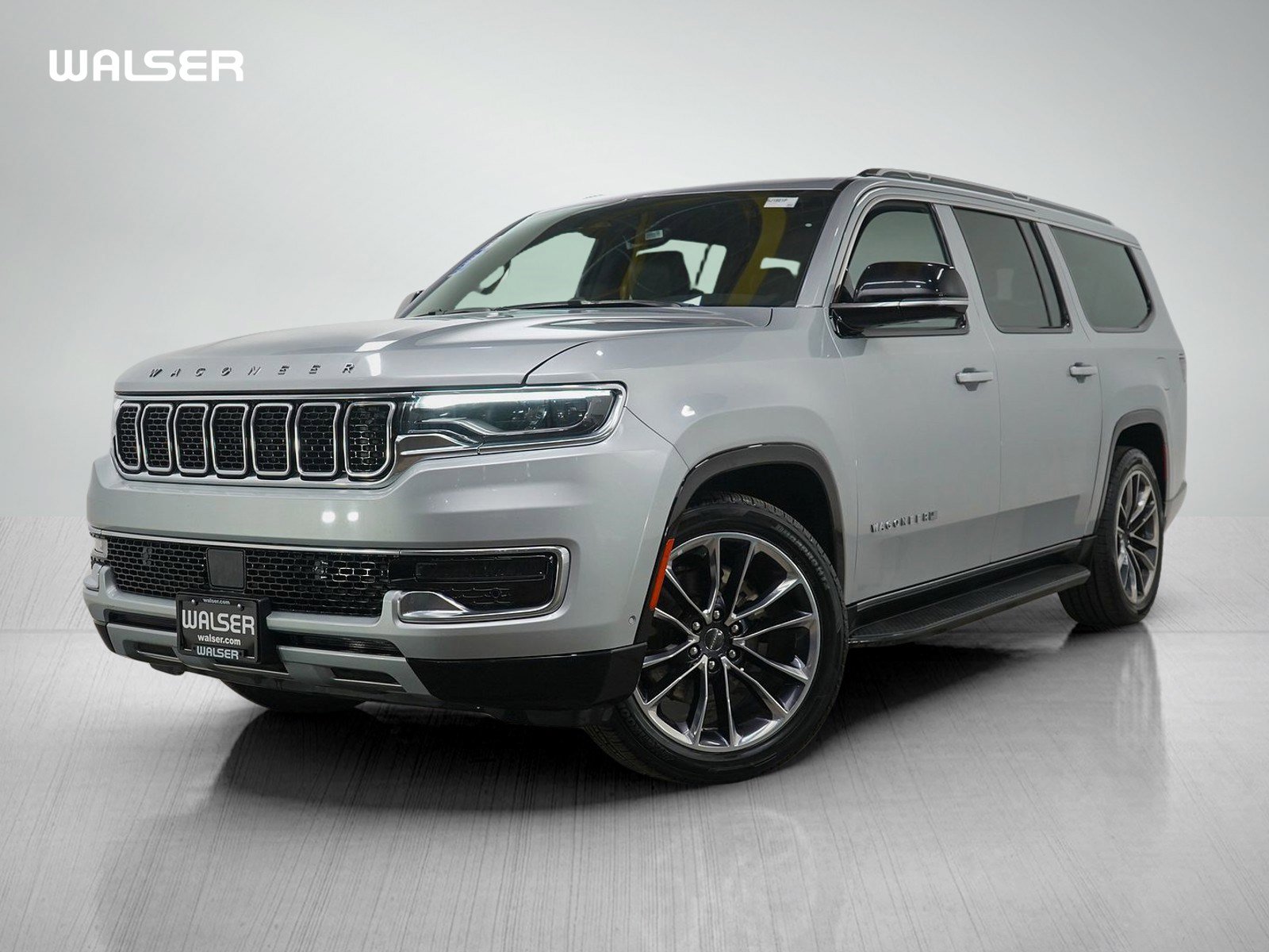 Used 2023 Jeep Wagoneer L Series II w/ Premium Group I image 1