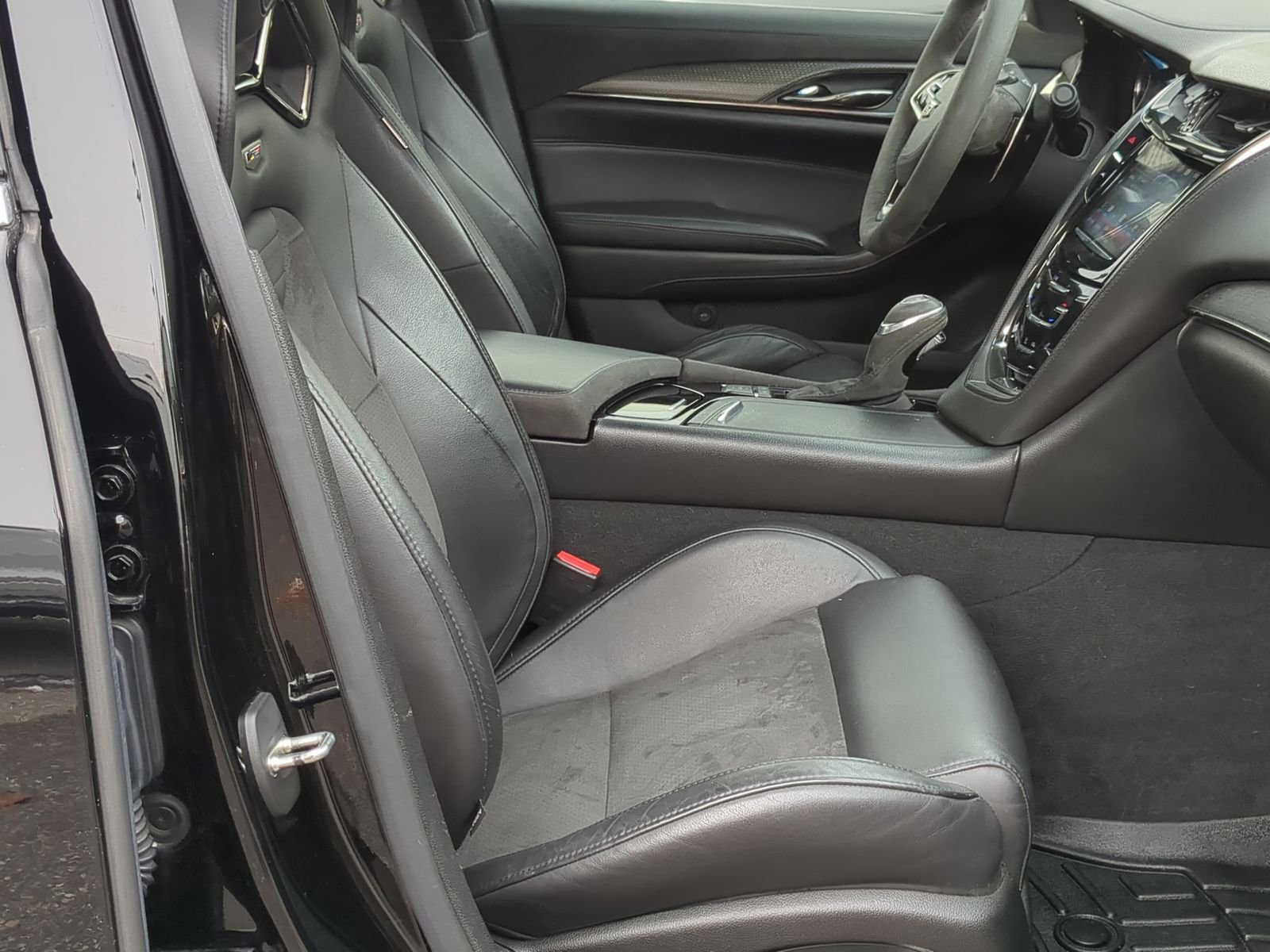 Used 2016 Cadillac CTS V w/ Luxury Package image 27