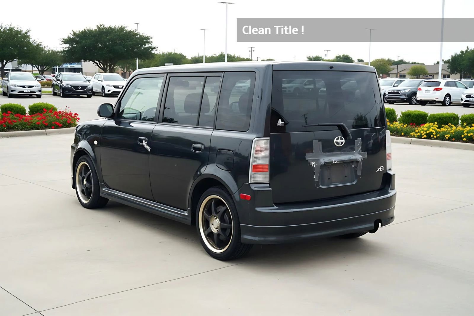 Used 2006 Scion xB Hatchback 4D image 3