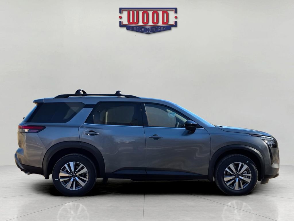 New 2026 Nissan Pathfinder SL image 2
