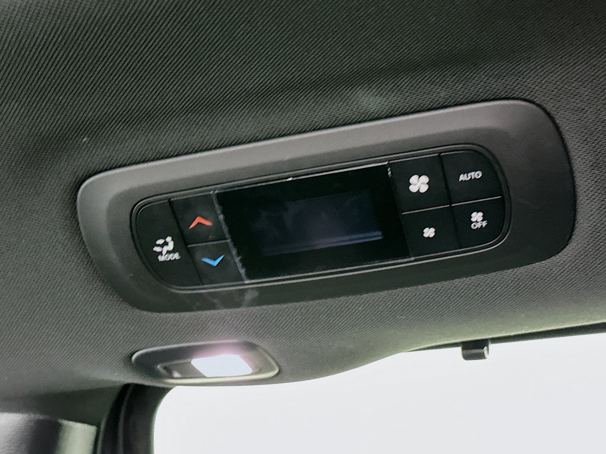 Used 2022 Chrysler Pacifica Limited w/ Uconnect Theater Family Group FWD image 27