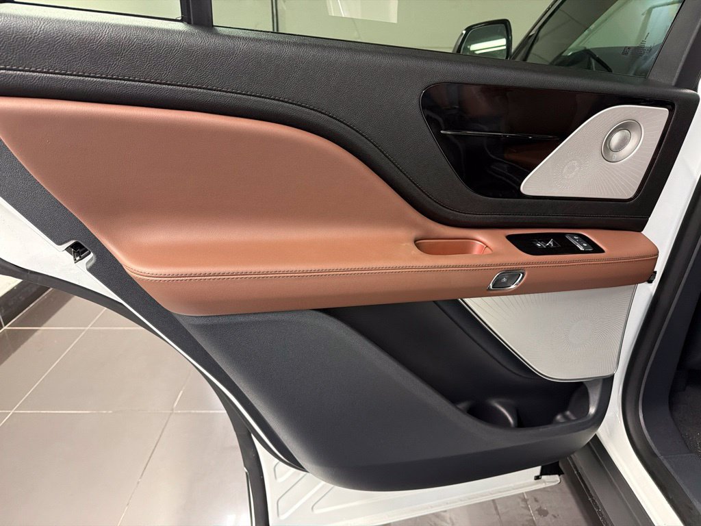 New 2027 Lincoln Aviator Reserve AWD/4WD image 38