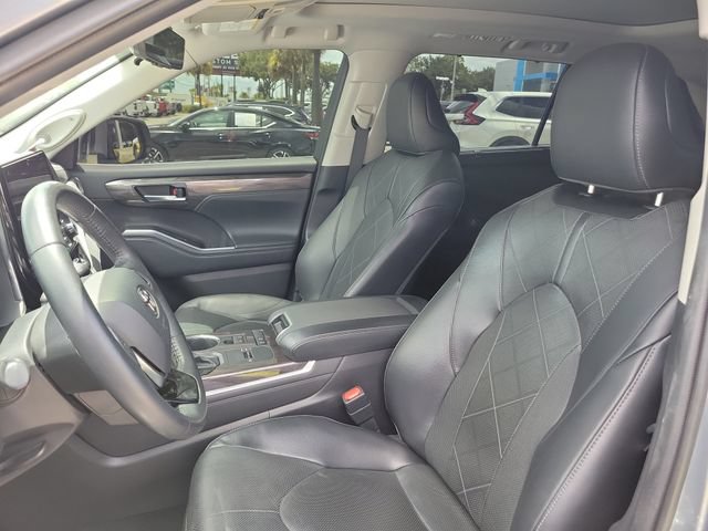 Used 2021 Toyota Highlander Platinum FWD image 20
