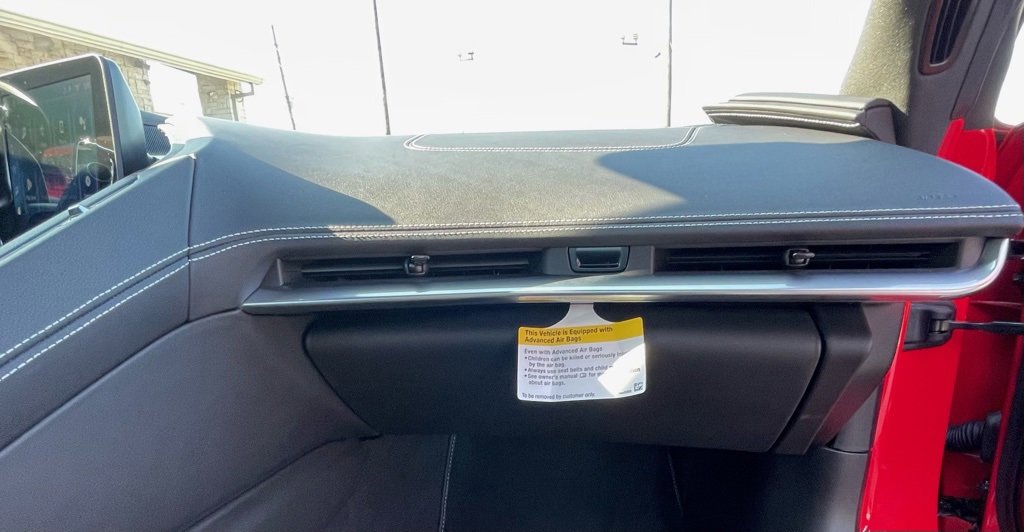 Used 2024 Chevrolet Corvette Stingray Convertible w/ Z51 Performance Package image 31