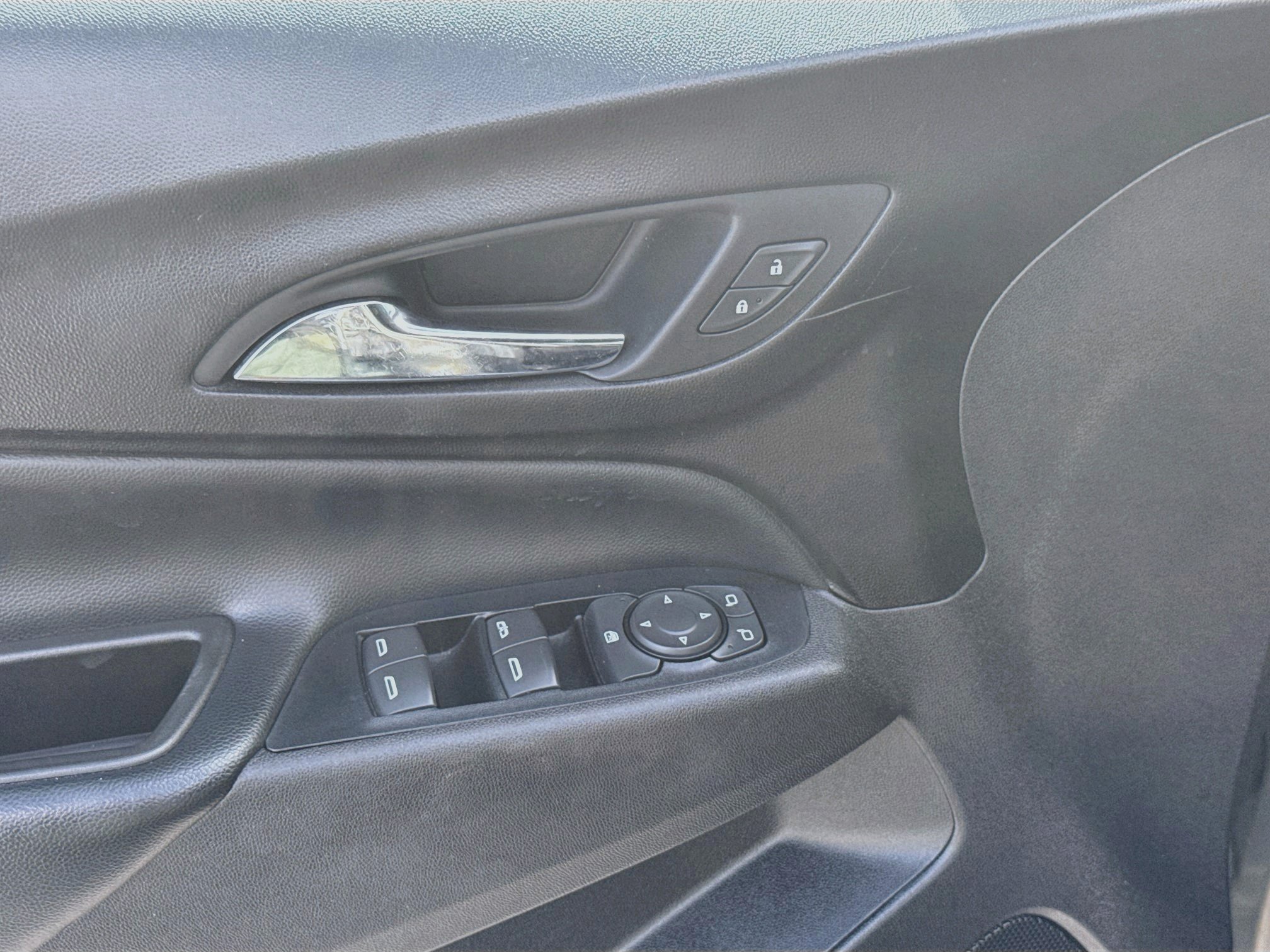 Used 2019 Chevrolet Equinox LT FWD image 14