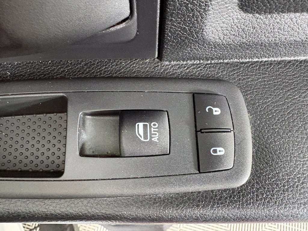 Used 2018 RAM 1500 Express AWD/4WD image 35