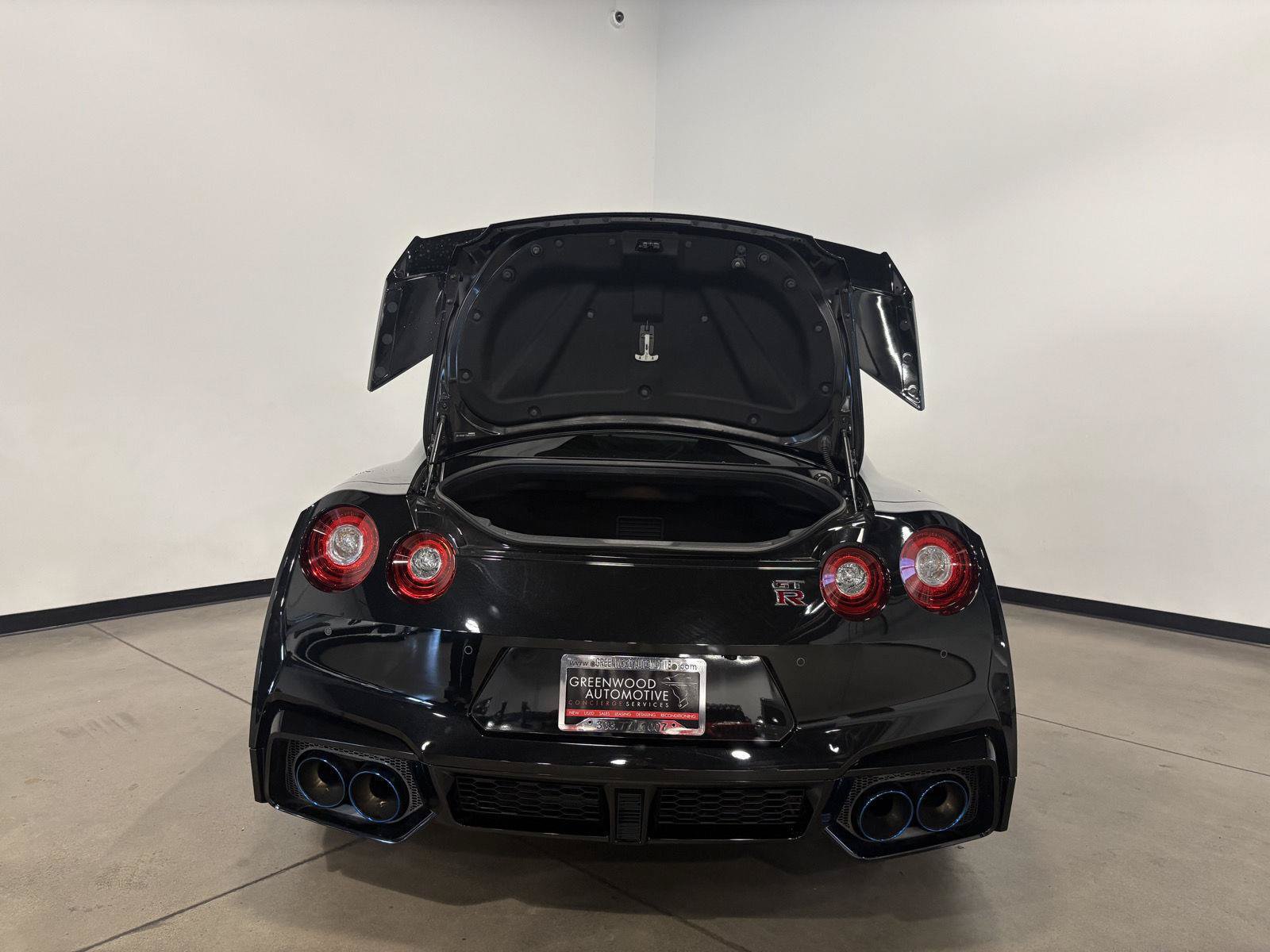 Used 2024 Nissan GT-R Premium w/ Premium Interior Package AWD/4WD image 32