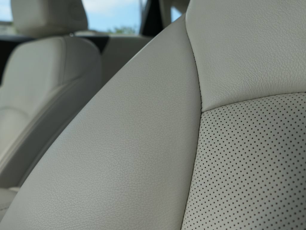 Used 2024 Chevrolet Malibu LT FWD image 11