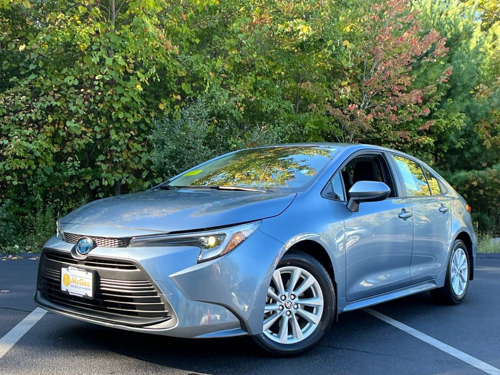 Used 2023 Toyota Corolla LE w/ LE Convenience Package