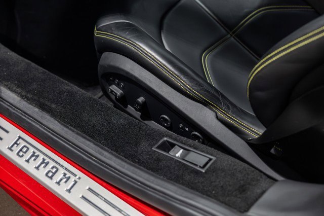 Used 2018 Ferrari 488 GTB RWD image 36