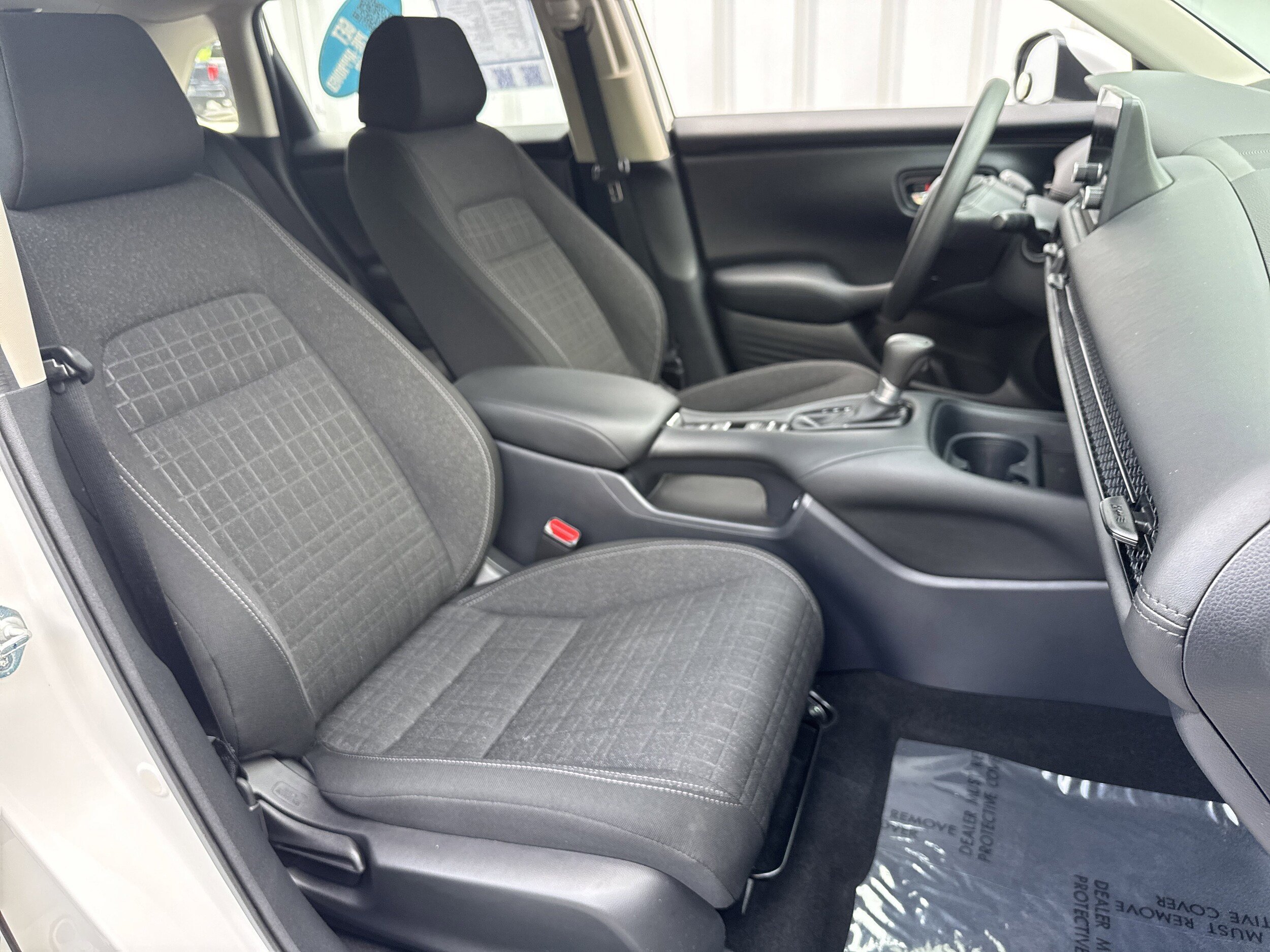 Used 2023 Honda HR-V LX image 12