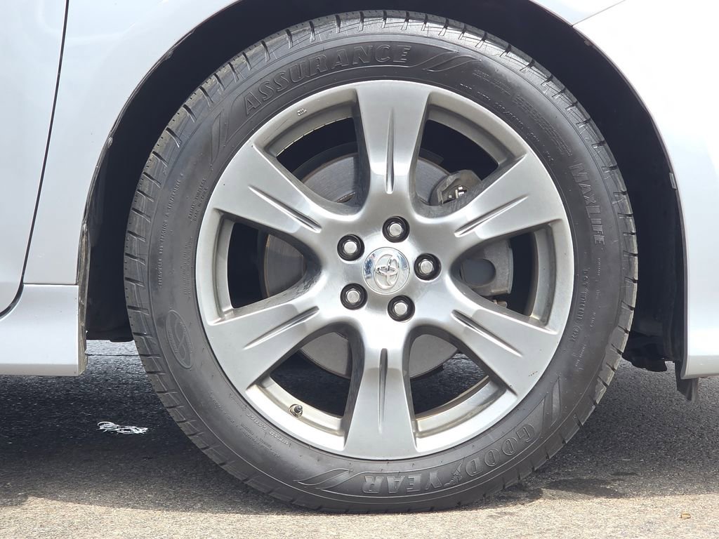 Used 2017 Toyota Sienna SE Premium image 7