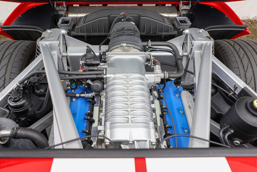 Used 2006 Ford GT RWD image 12