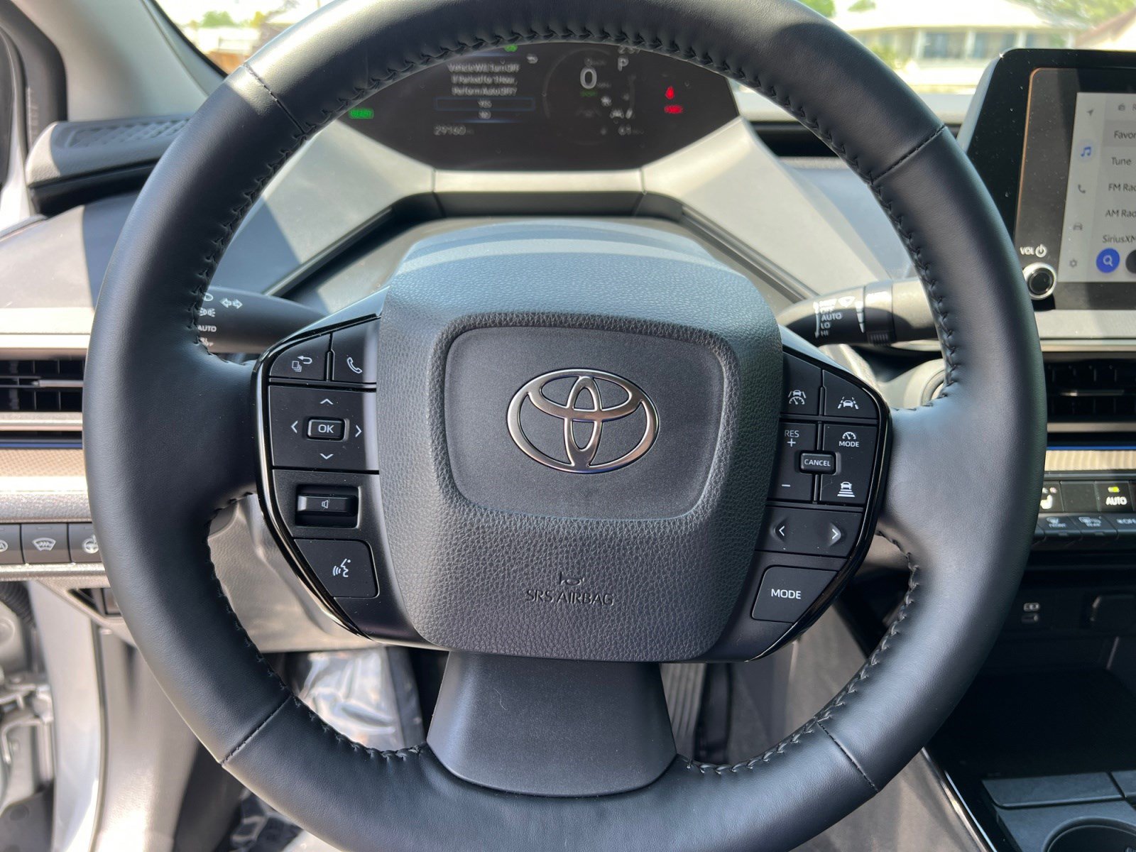 Used 2025 Toyota Prius XLE AWD/4WD image 12