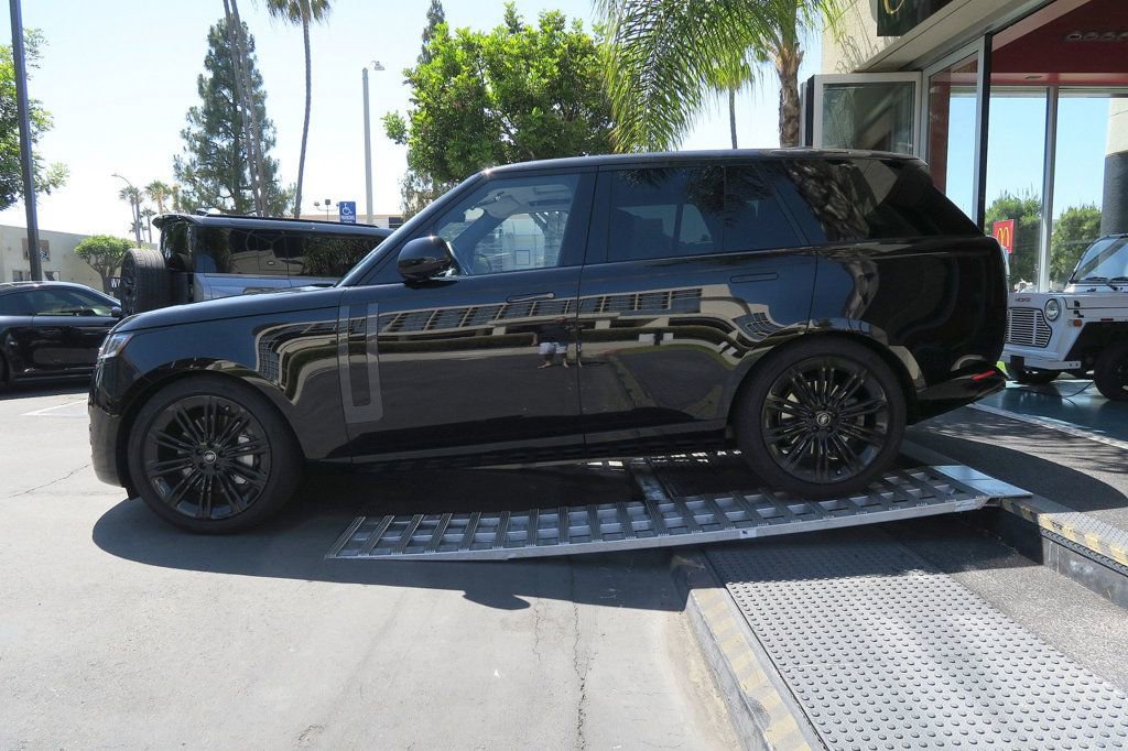 Used 2025 Land Rover Range Rover SE AWD/4WD image 44