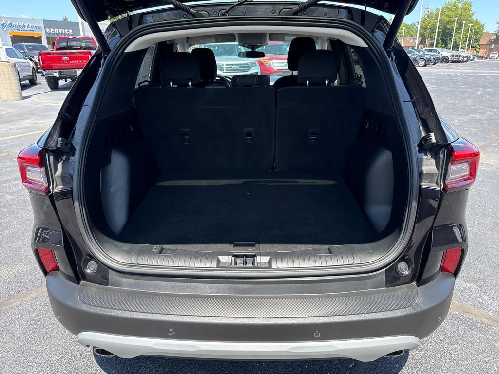 Used 2025 Ford Escape Active w/ Active Premium Tech Pack AWD/4WD image 13