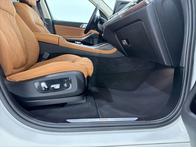 Certified 2024 BMW X7 xDrive40i w/ Premium Package image 22