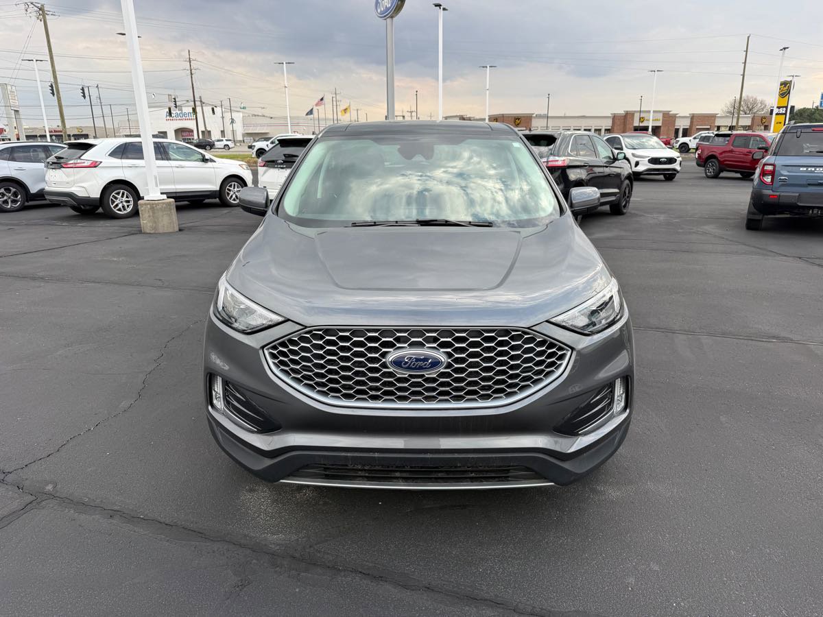 Used 2024 Ford Edge SEL w/ Convenience Package image 2