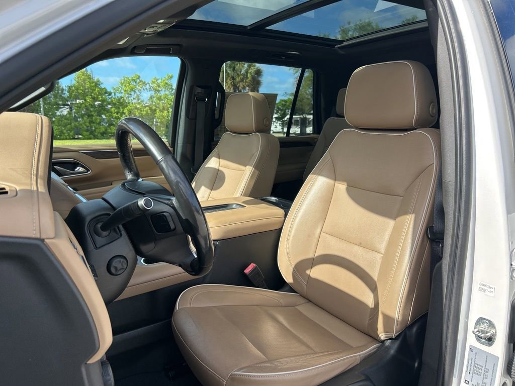 Used 2021 Chevrolet Tahoe Premier w/ Premium Package RWD image 20