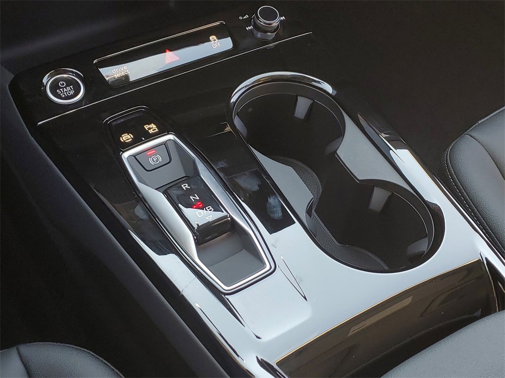 New 2025 Audi Q6 e-tron Premium image 15