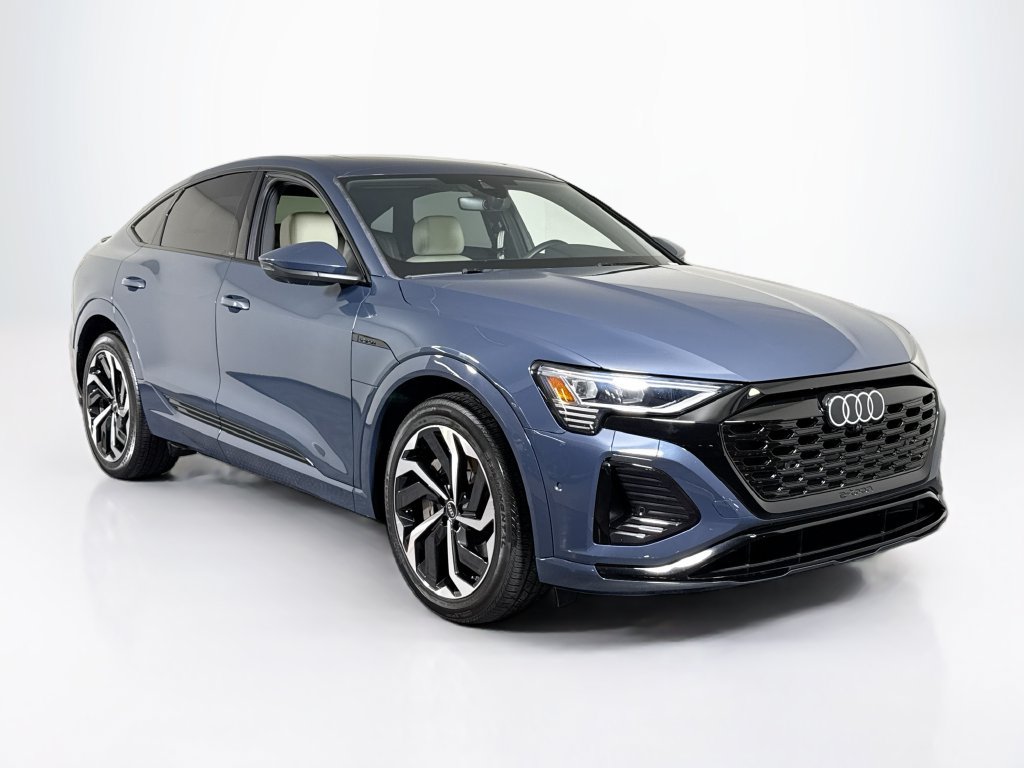 Used 2024 Audi Q8 e-tron Premium Plus w/ Premium Plus Package AWD/4WD image 7