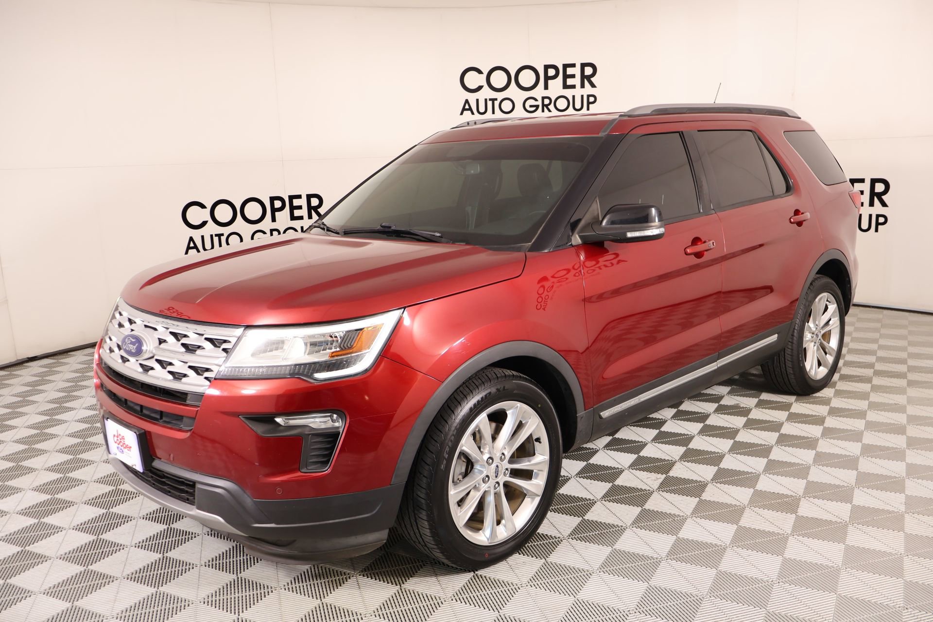 Used 2018 Ford Explorer XLT w/ Equipment Group 202A image 11