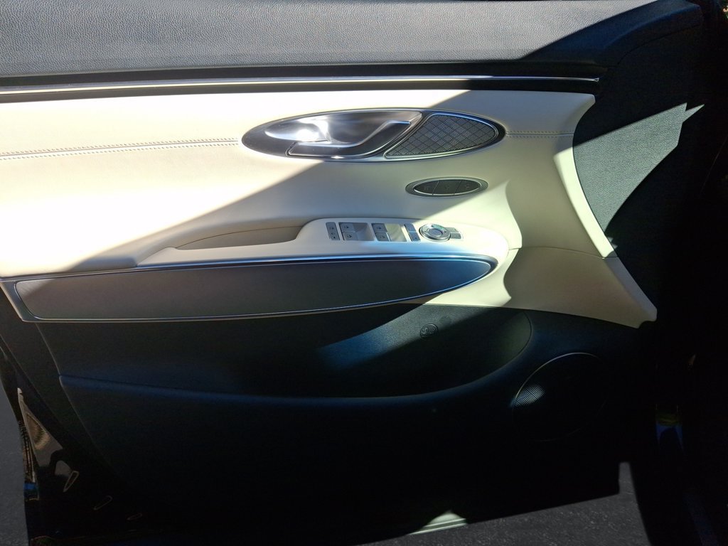 Used 2023 Genesis Electrified GV70 AWD/4WD image 10