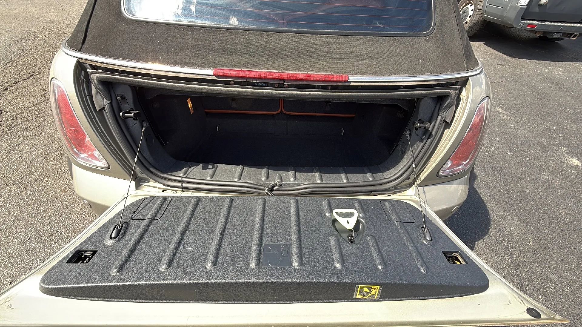 Used 2008 MINI Cooper Cooper Convertible 2D image 15