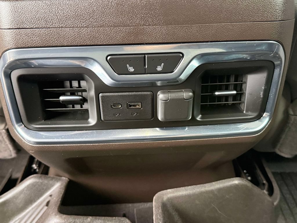 Used 2020 Chevrolet Silverado 1500 LTZ w/ LTZ Premium Package AWD/4WD image 15