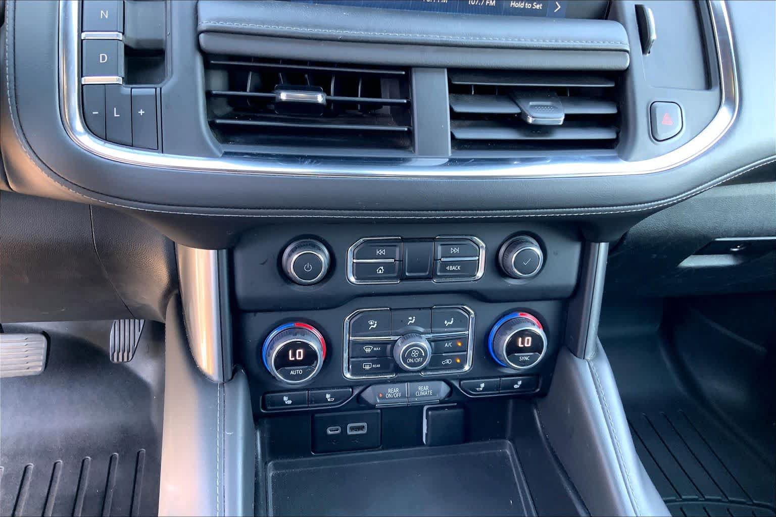Used 2022 Chevrolet Suburban LT w/ LT Signature Package AWD/4WD image 31
