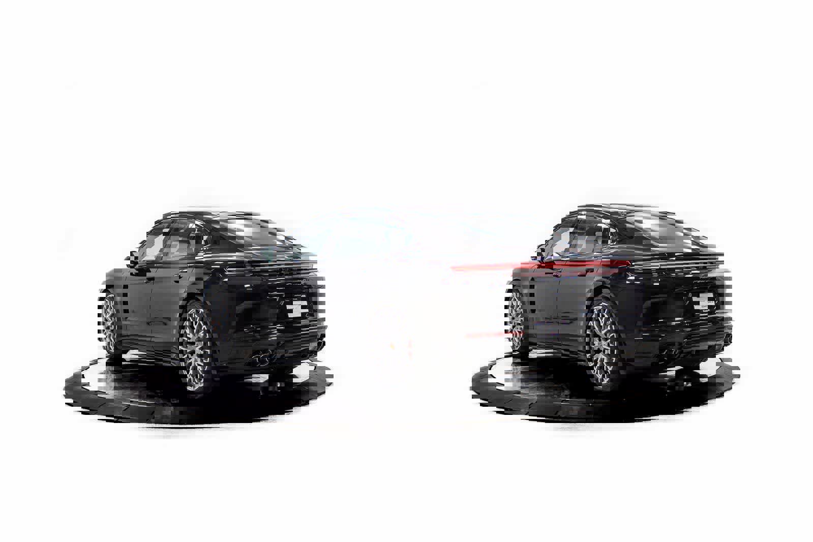 New 2026 Porsche Panamera GTS image 3