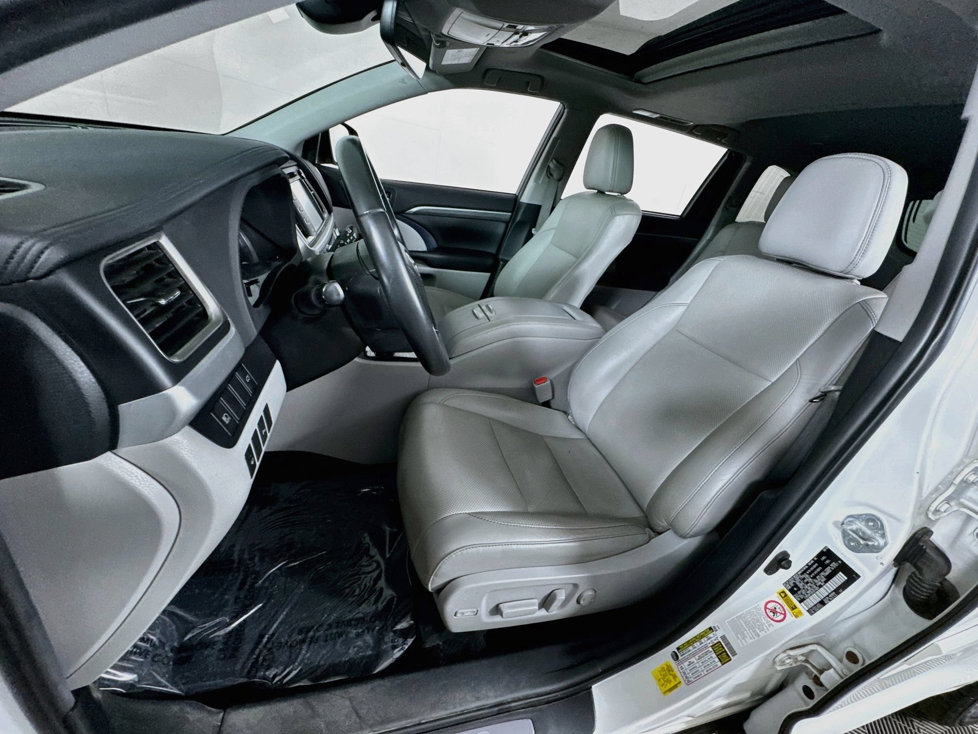 Used 2019 Toyota Highlander Limited AWD/4WD image 12