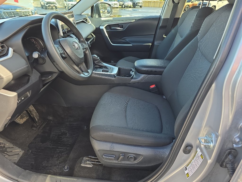 Used 2024 Toyota RAV4 XLE AWD/4WD image 14