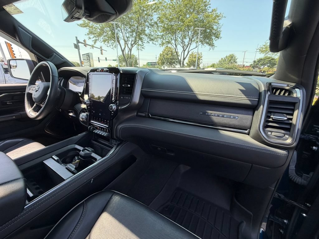 Used 2024 RAM 1500 Limited AWD/4WD image 17