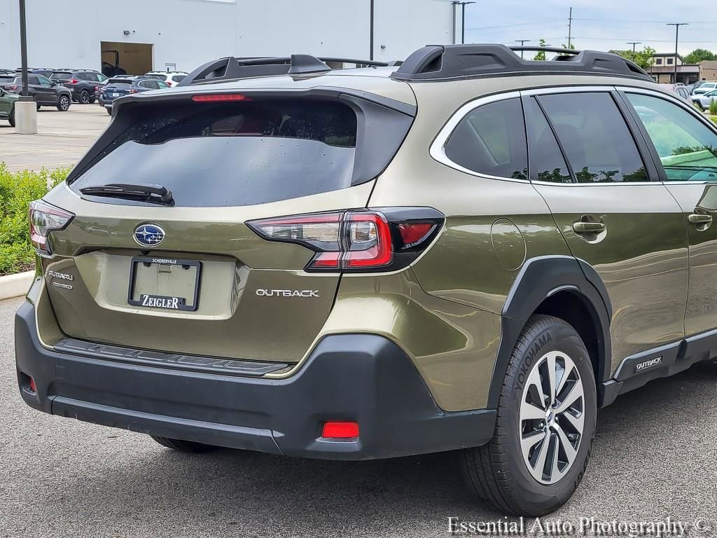 Used 2024 Subaru Outback Premium AWD/4WD image 6