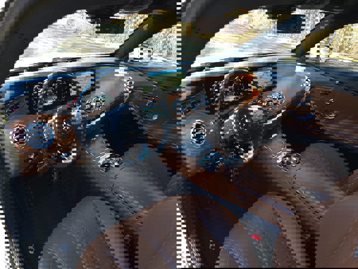 Used 2021 Mercedes-Benz S 560 4MATIC Coupe image 2