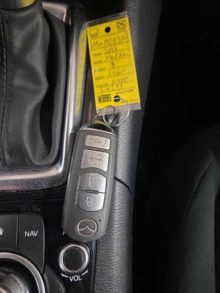 Used 2015 MAZDA MAZDA3 i Sport image 32