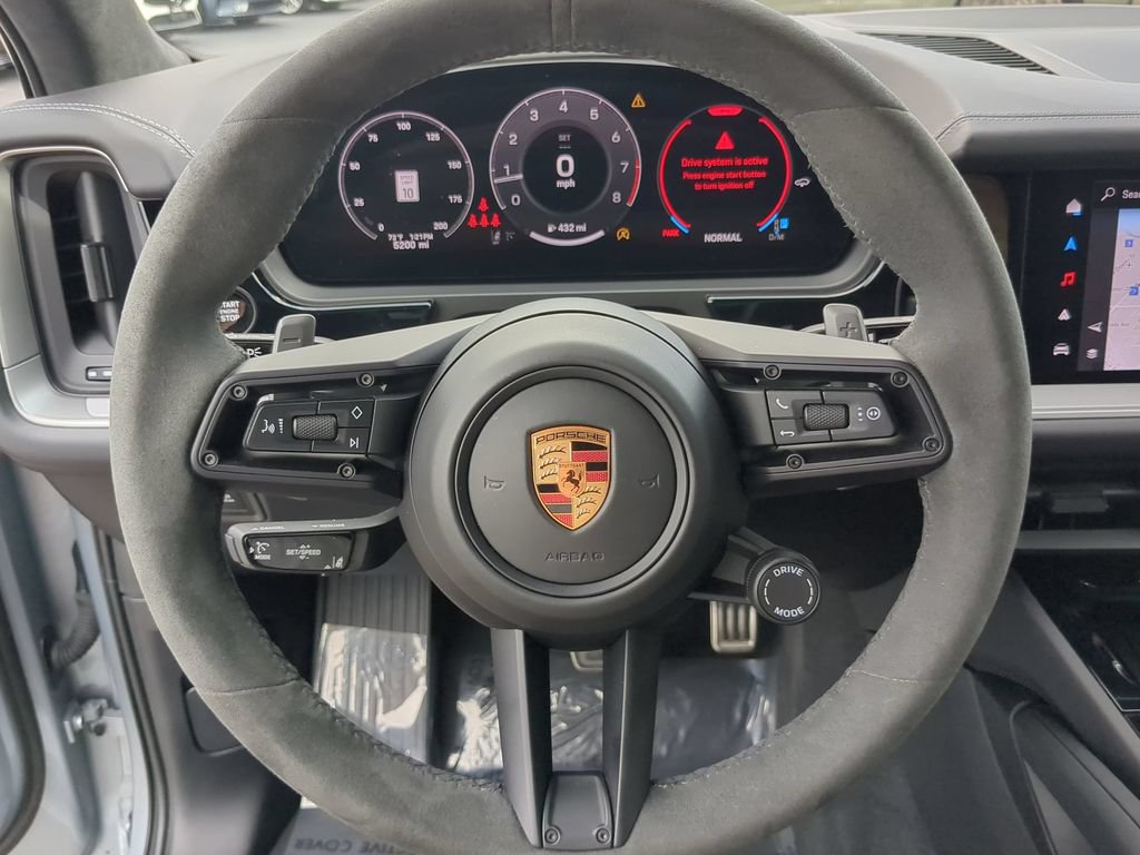 Used 2025 Porsche Cayenne GTS AWD/4WD image 29