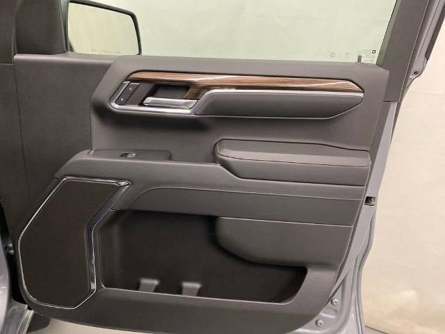 Used 2024 Chevrolet Silverado 1500 LT AWD/4WD image 8