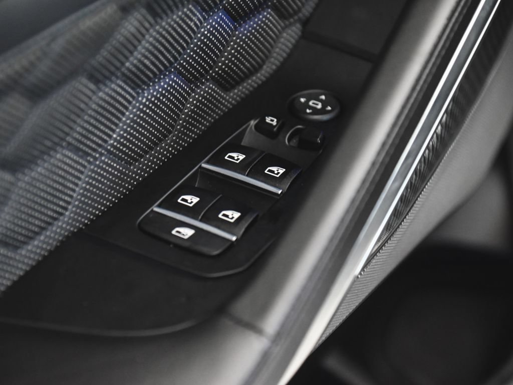 Used 2021 BMW X6 M AWD/4WD image 9